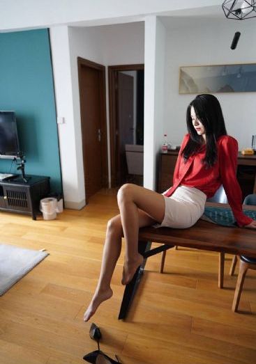 欧美晚礼服长款_国产剧在线播放观看
