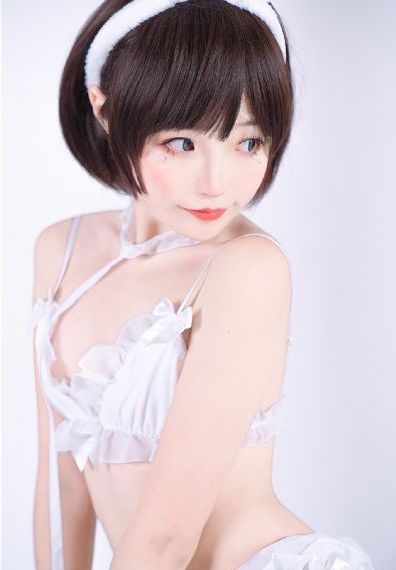 qq粉色系女生头像欧美_超清在线播放观看